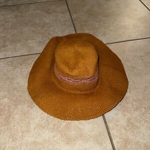 Universal Thread Vintage OG Bolero Style Tan Pink Woven Hat